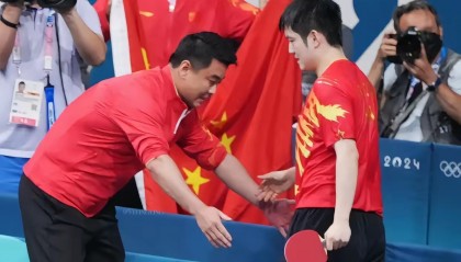 开云体育中国-日本队力克瑞典队，王皓惊艳四座