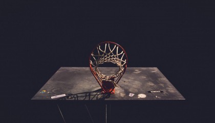 开云体育官方网站-英超争冠之夜，莱奥彻底打爆防线，当懒王撕碎剧本，足球的傲慢与救赎