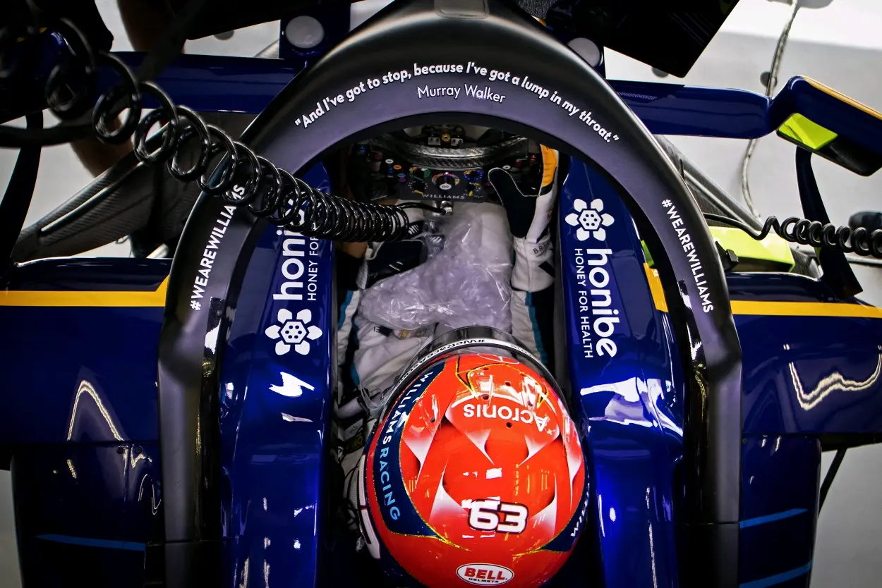 威廉姆斯碾压红牛二队,拉塞尔点燃赛场 威廉姆斯碾压红牛二队,拉塞尔点燃赛场