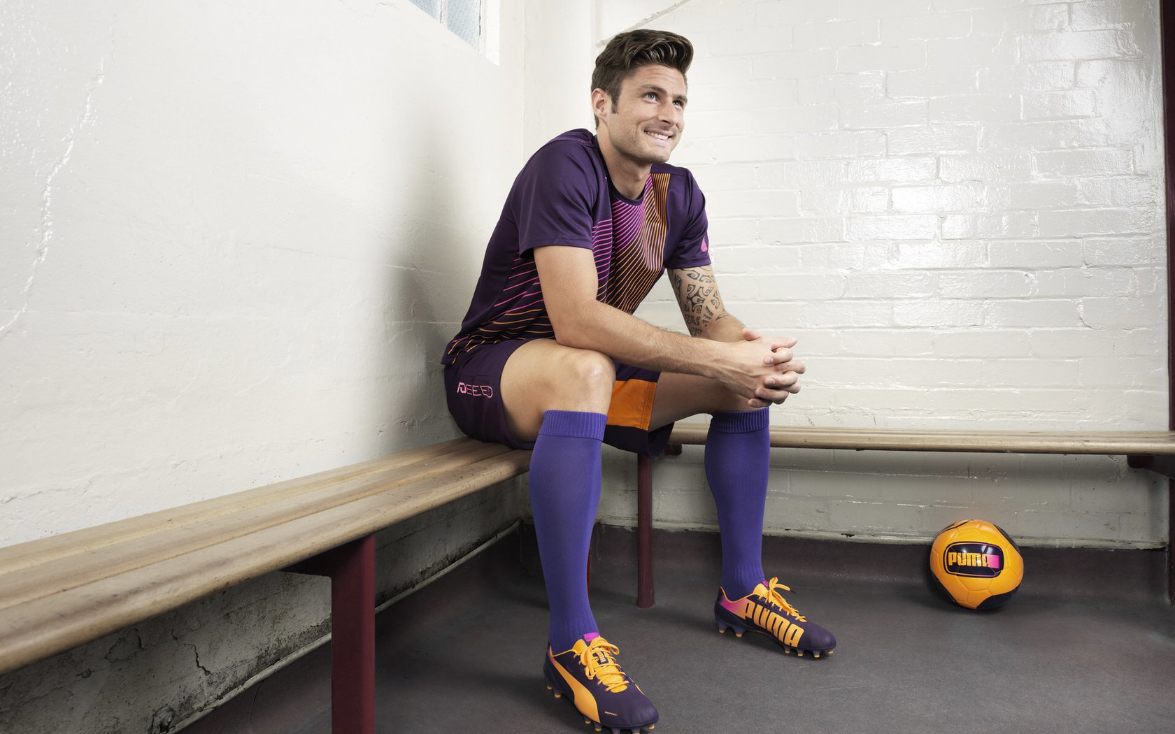 孙兴慜锁死亚特兰大，从利刃到坚盾，一位超级巨星的战术涅槃