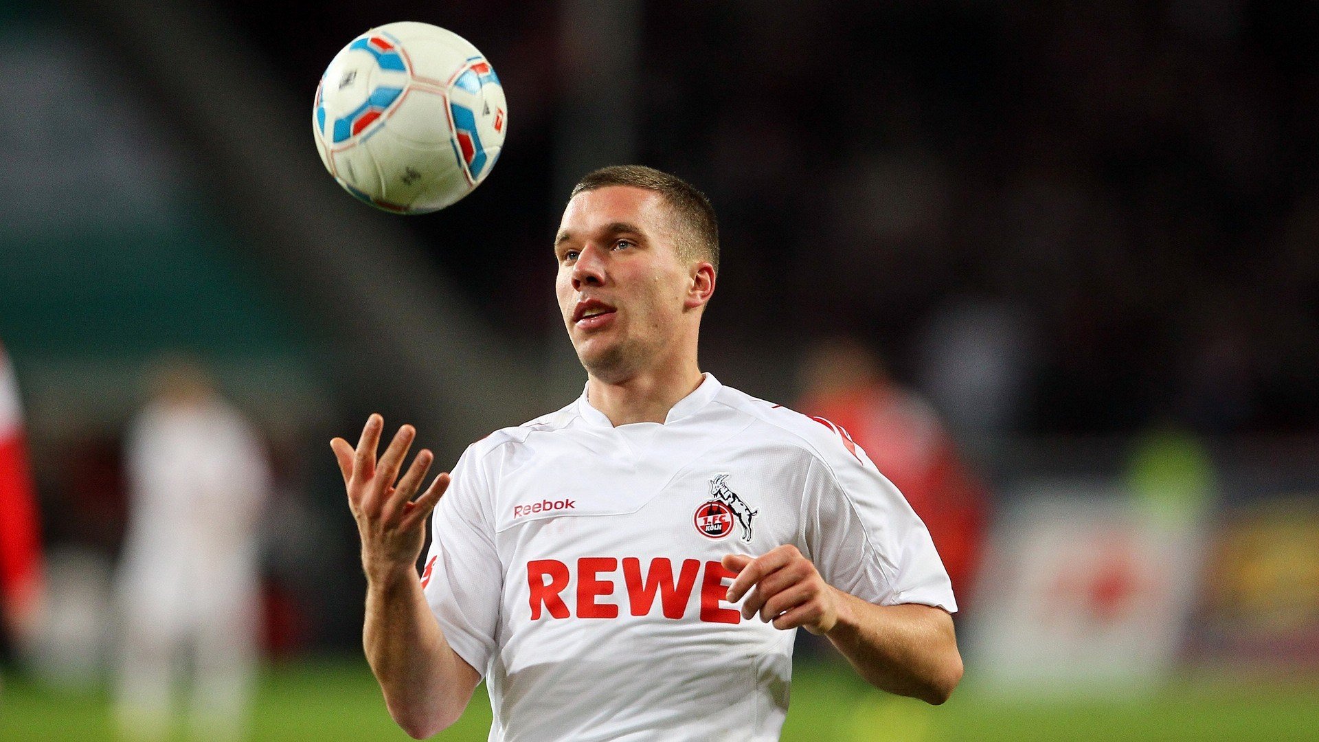 武切维奇之夜,当F1引擎轰鸣撞碎悬念的玻璃穹顶